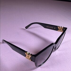 Louis Vuitton Sunglasses in Black with Gold Details -New, never worn
